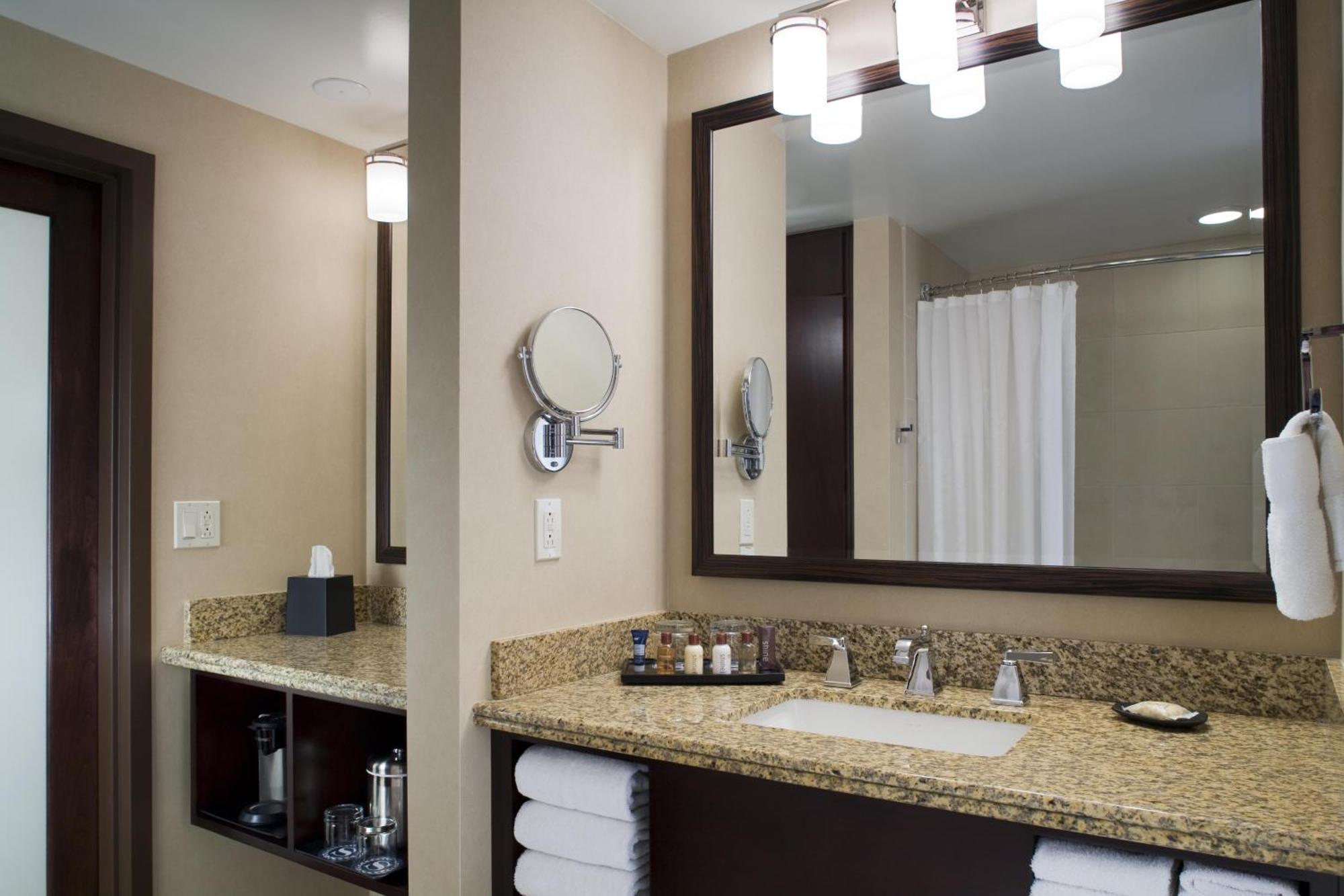 Sheraton Albuquerque Uptown By Marriott Room photo